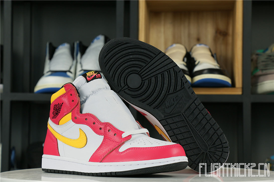 Air Jordan 1 Retro High OG Light Fusion Red
