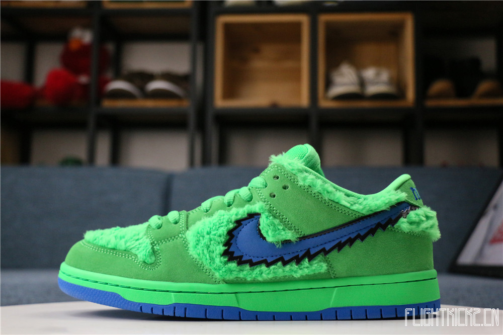 Grateful Dead x Nike SB Dunk Low Green