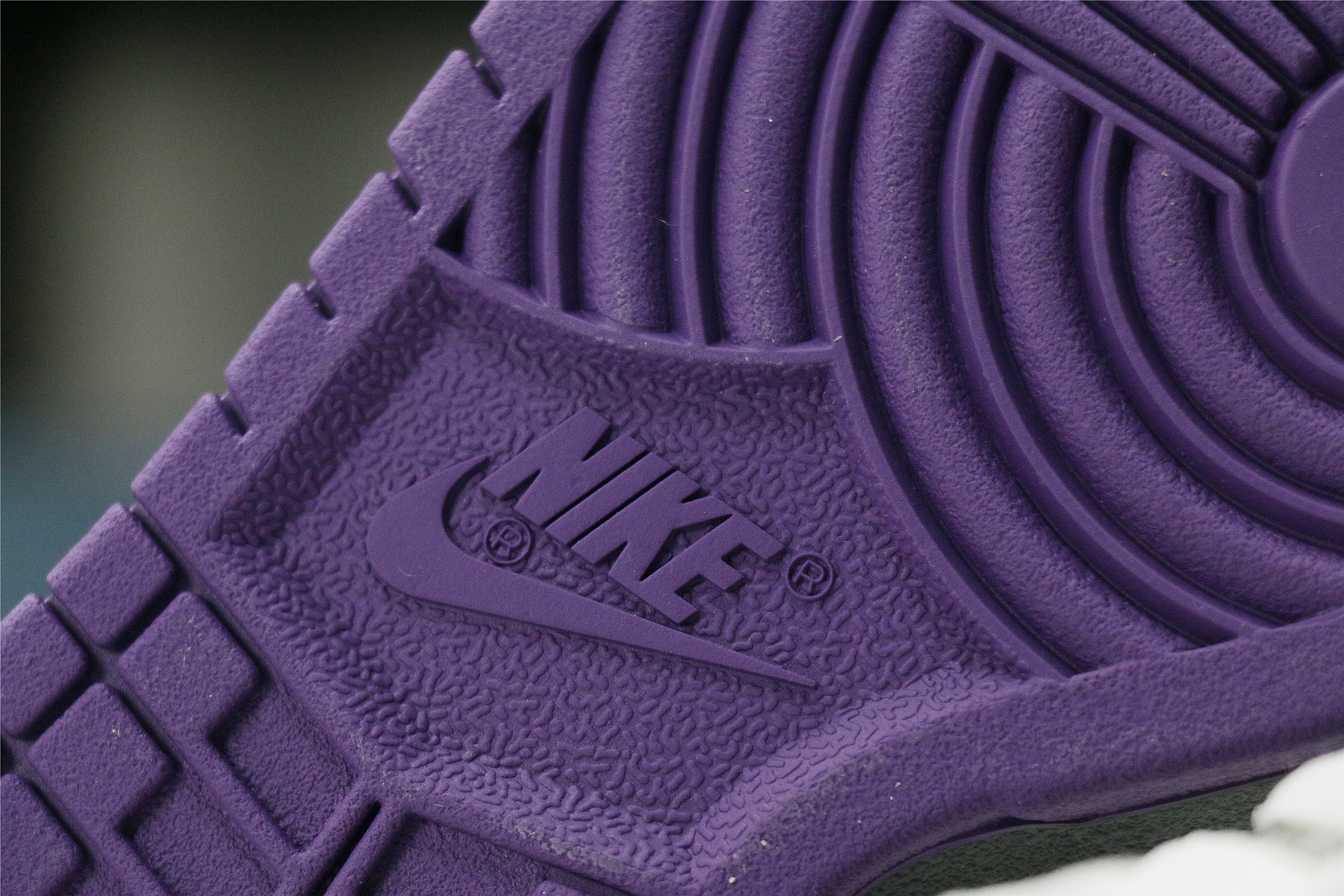 Nike Dunk SB Low Purple Pigeon