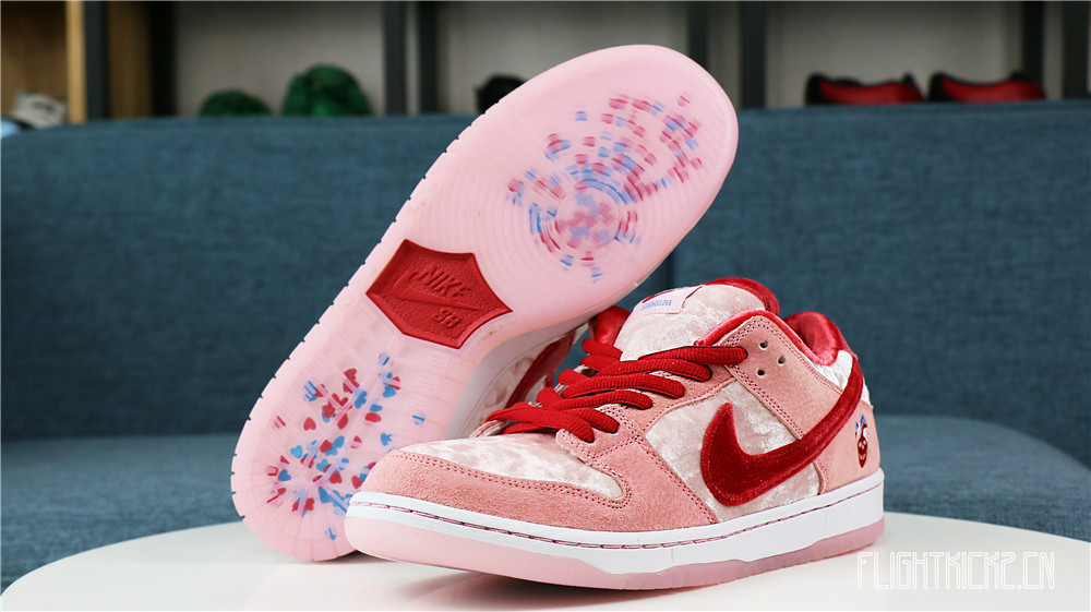 Nike SB Dunk Low StangeLove(LN5 A1 Batch)