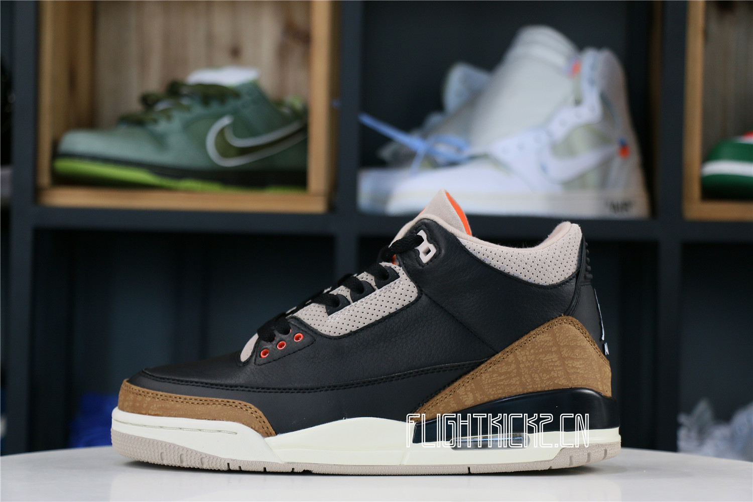 AIR JORDAN 3 RETRO ‘DESERT’