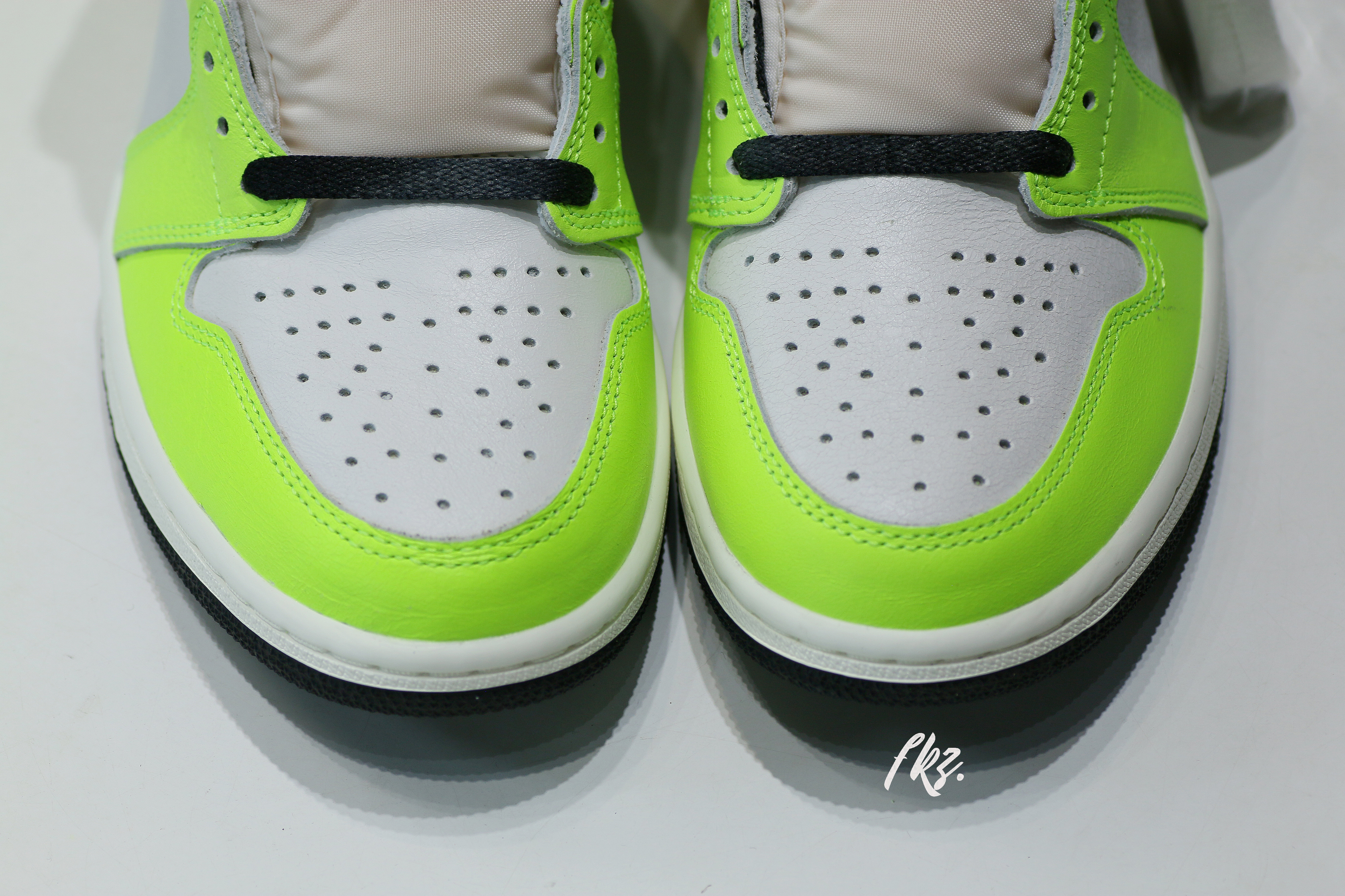 Air Jordan 1 High OG “Volt”