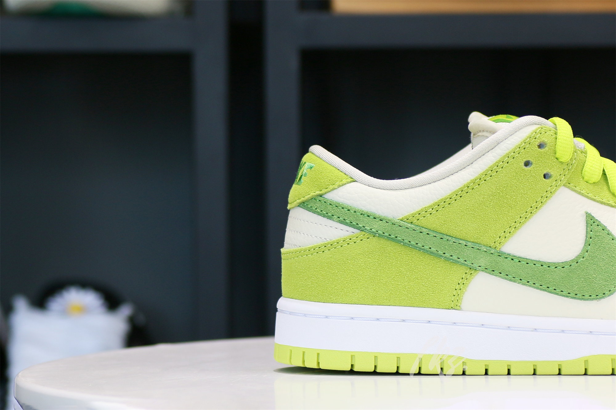 Nike SB Dunk Low Green Apple 2022
