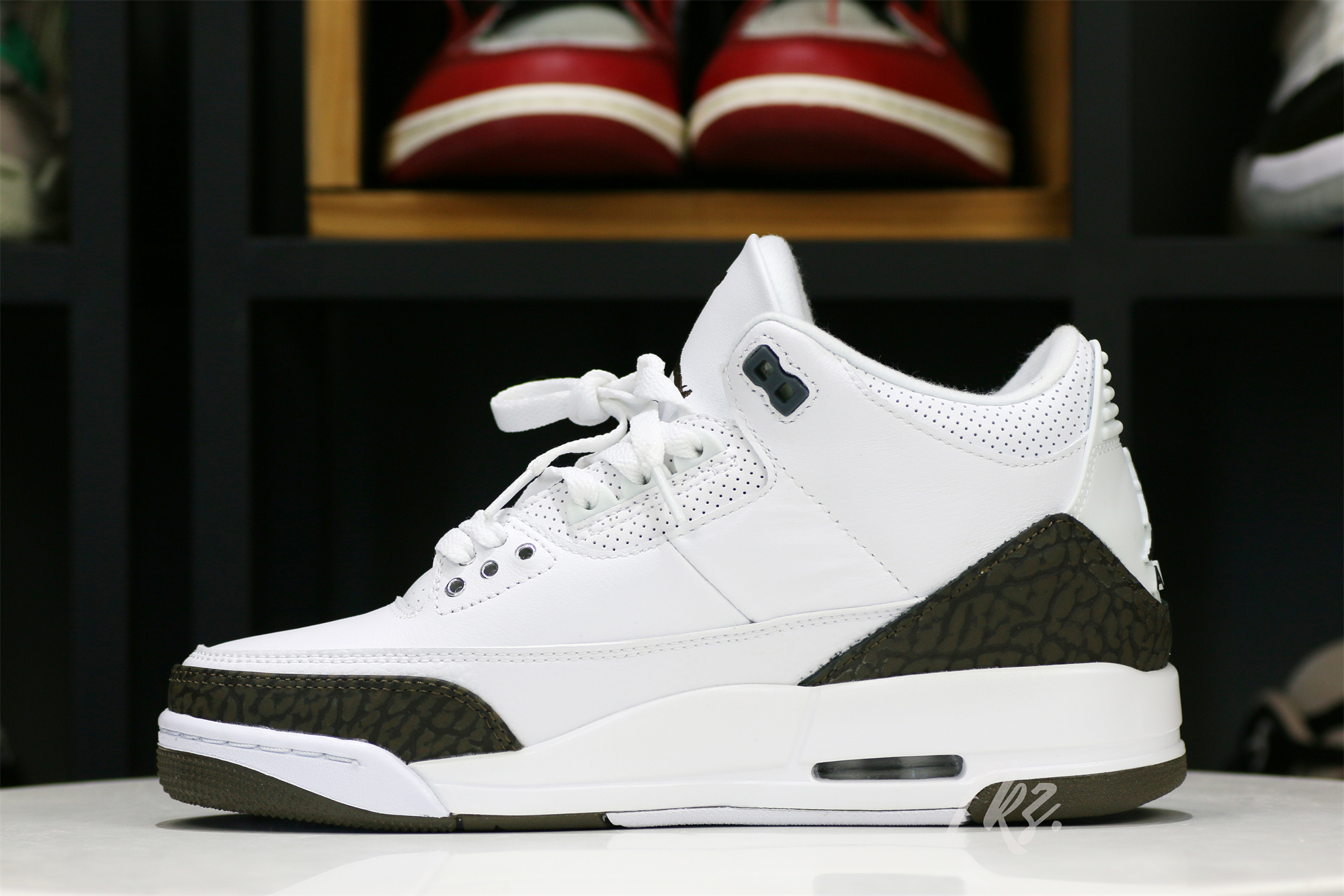 Air Jordan 3 Retro Mocha 2018