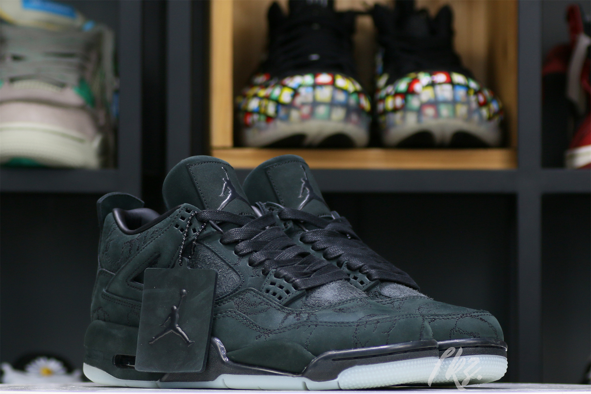 Kaws X Air Jordan 4 Retro Black 2017( Ln5 A1 Batch)