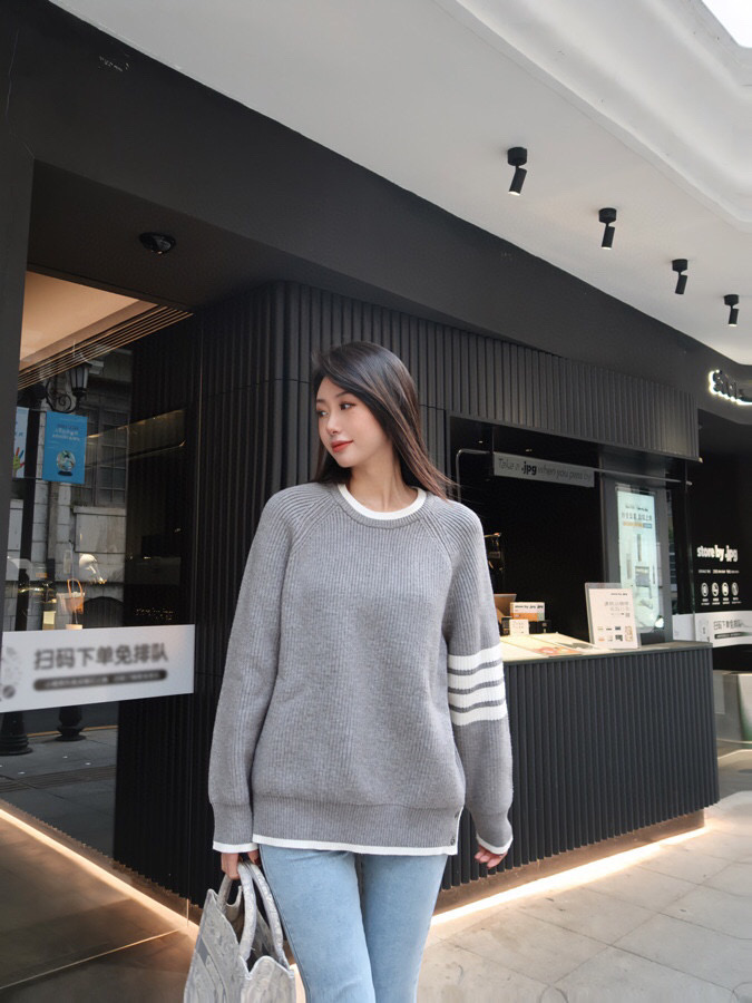 ThomBrowne New Season 22Ss Four-Stripe Pullover Long Sleeve Crewneck Sweater