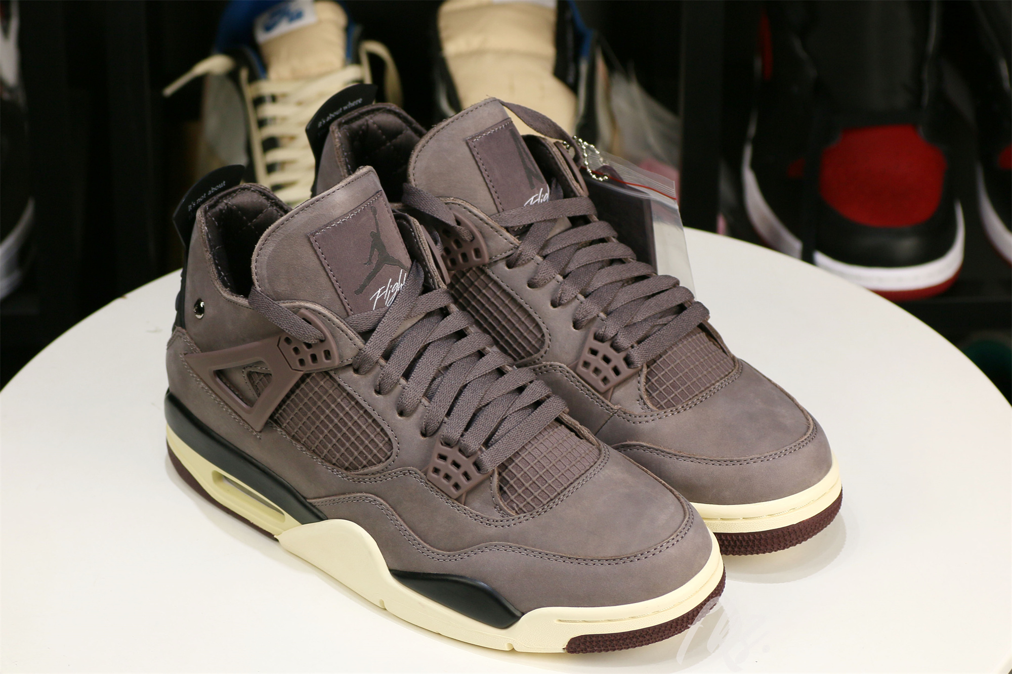 A Ma Maniére x Air Jordan 4 Retro ‘Violet Ore’ 2022 (LN5 A1 Batch)