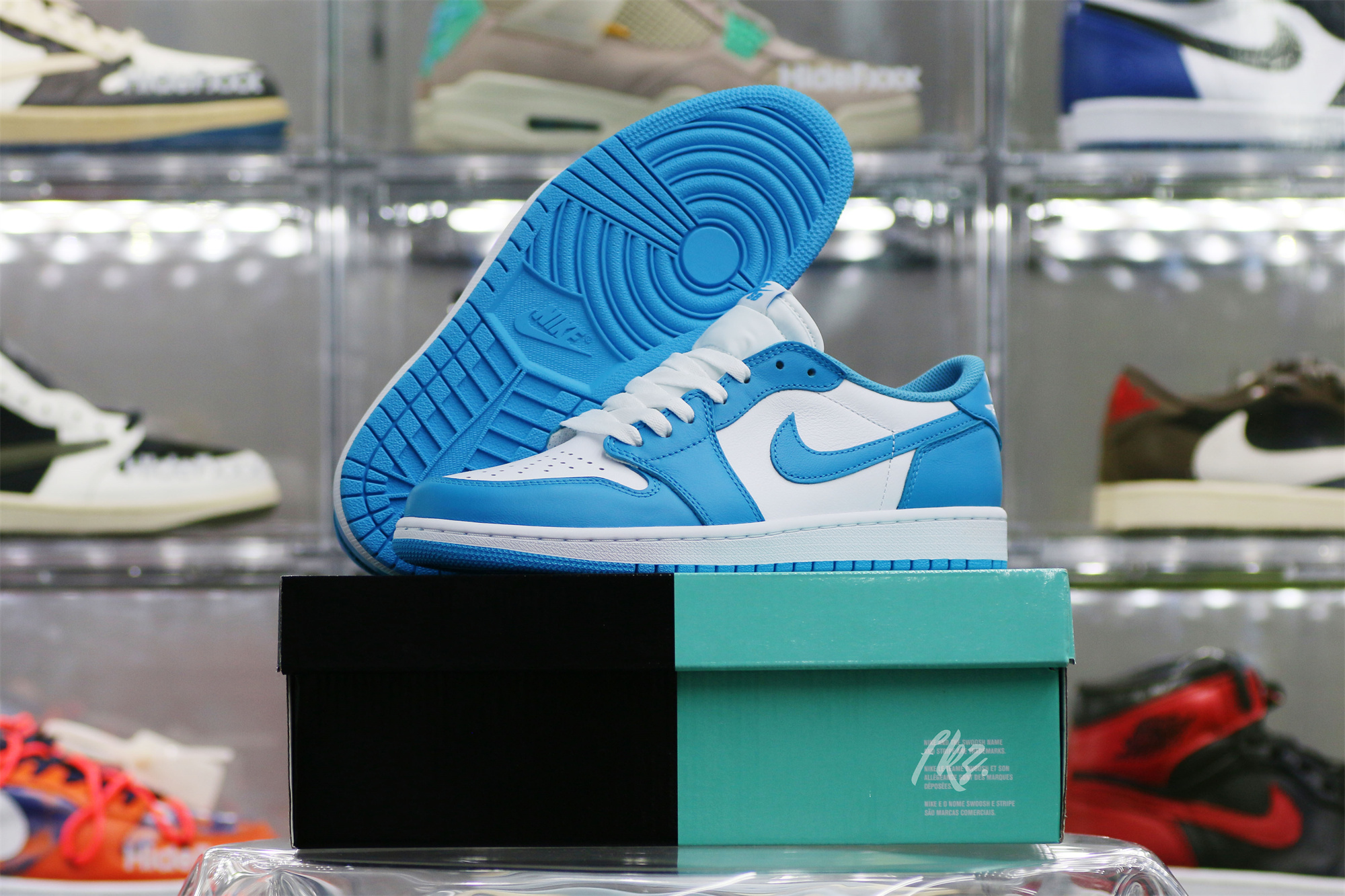 Jordan 1 Low SB University Blue UNC 2019