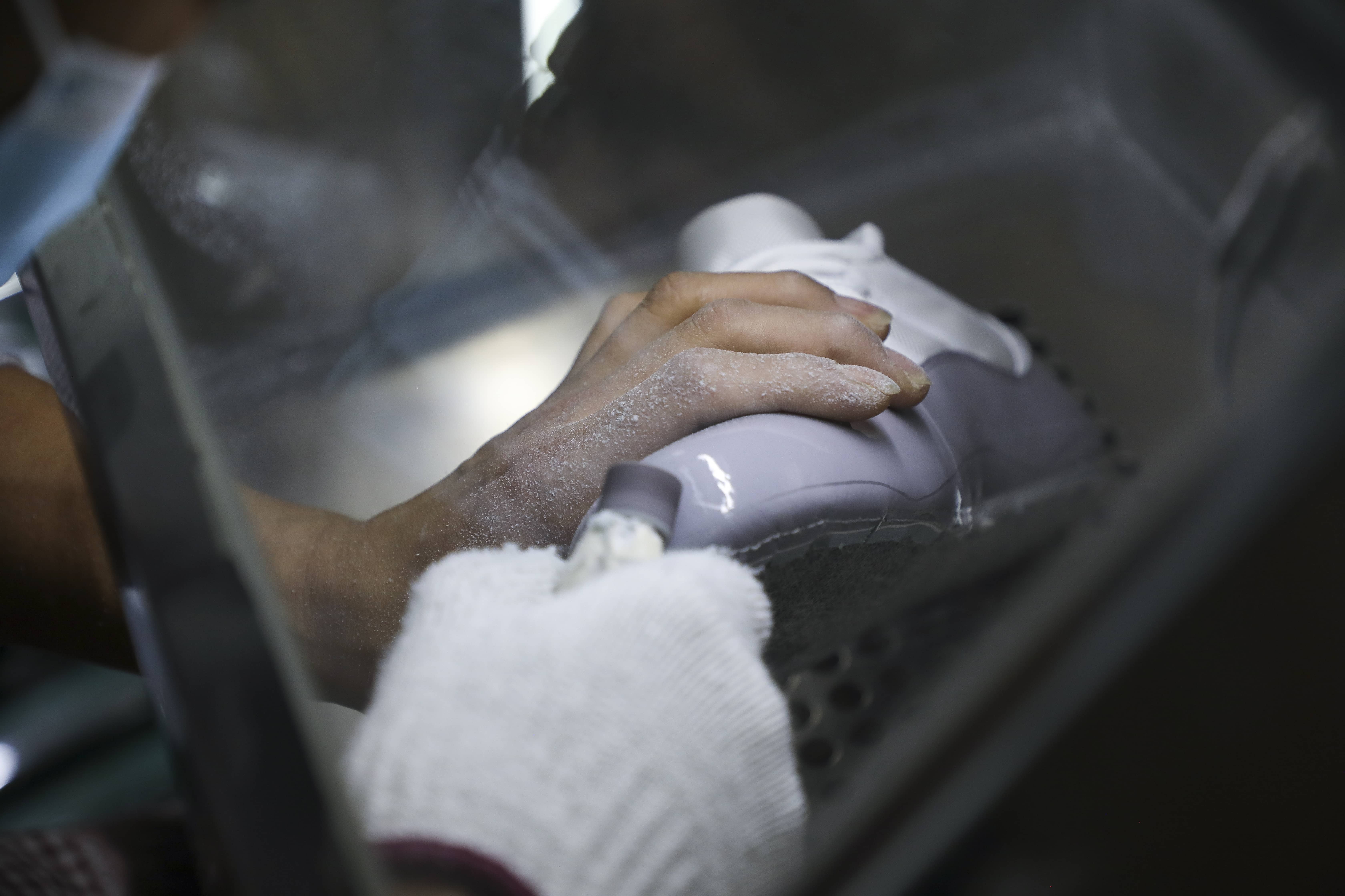 Air Jordan 11 Retro Low Cement Grey 2023 (LN5 A1 Batch)