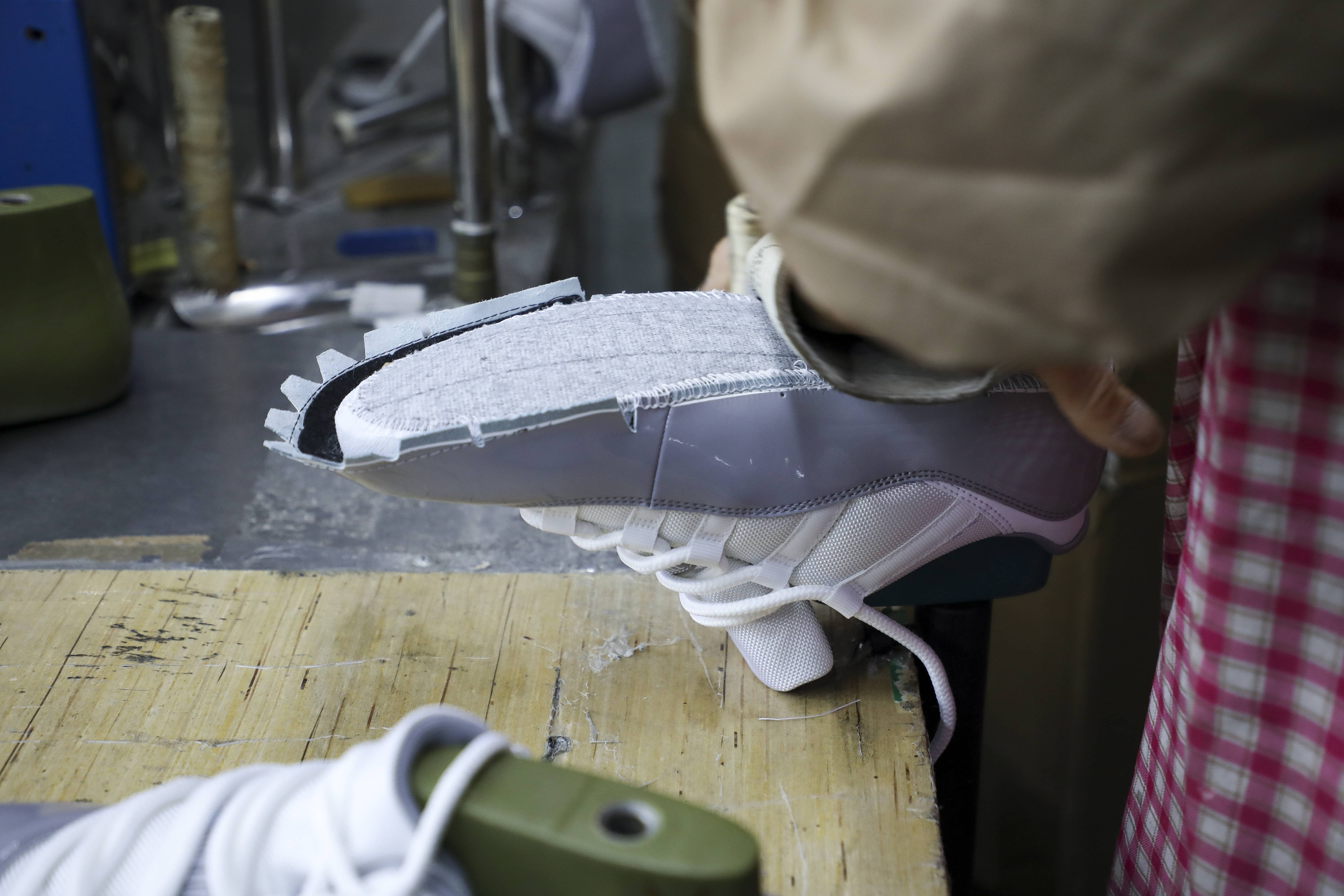 Air Jordan 11 Retro Low Cement Grey 2023 (LN5 A1 Batch)