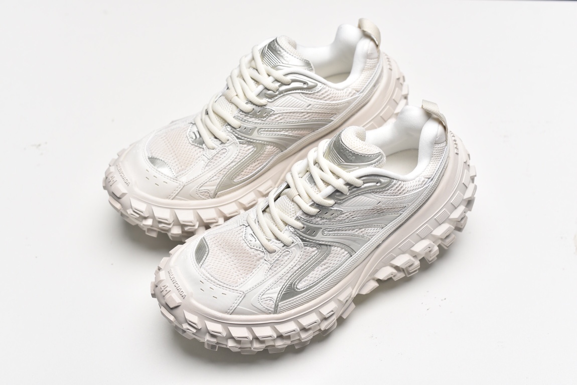 Balenciag* Defender Beige