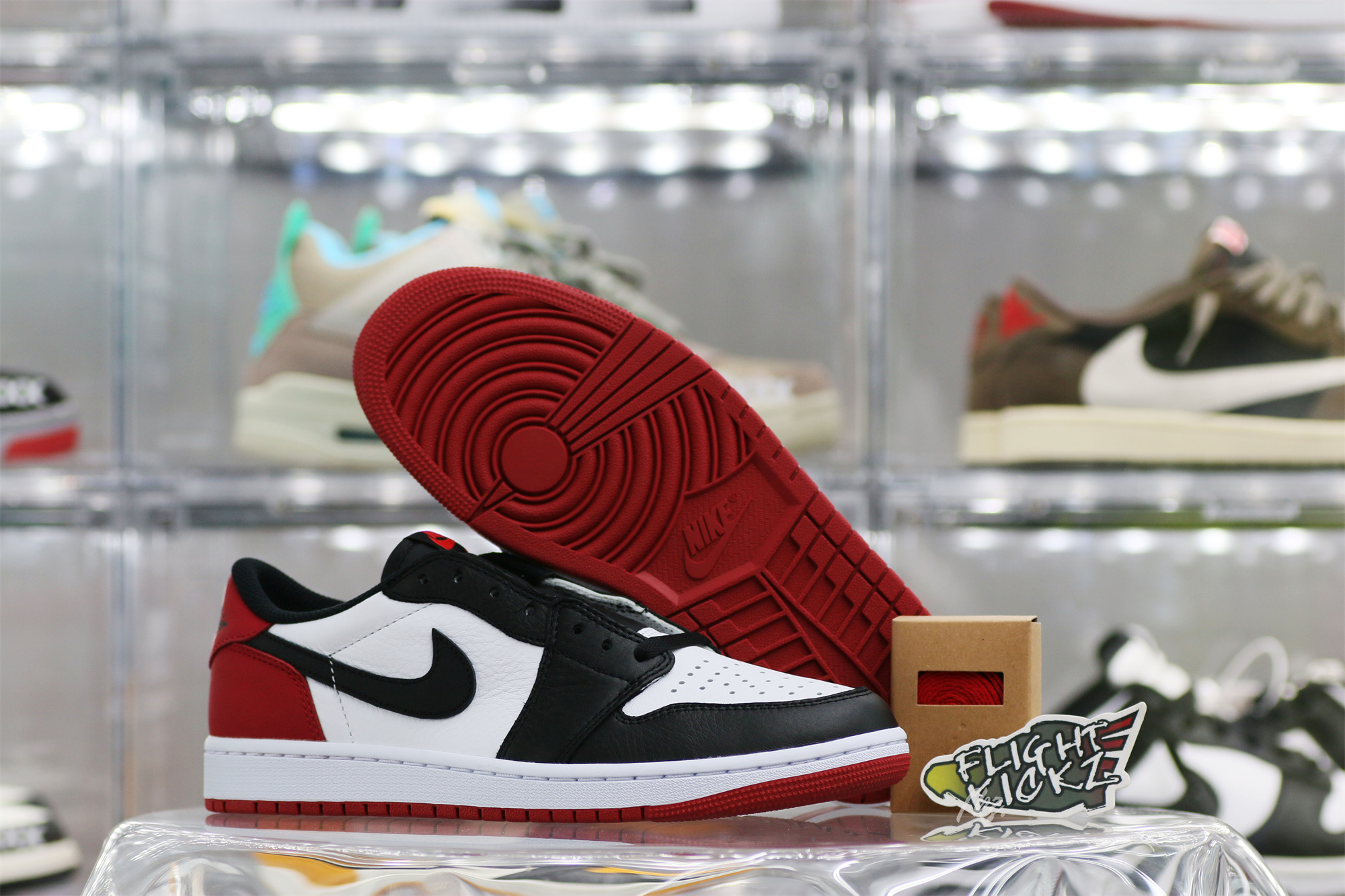 Air Jordan 1 Low OG Black Toe 2023