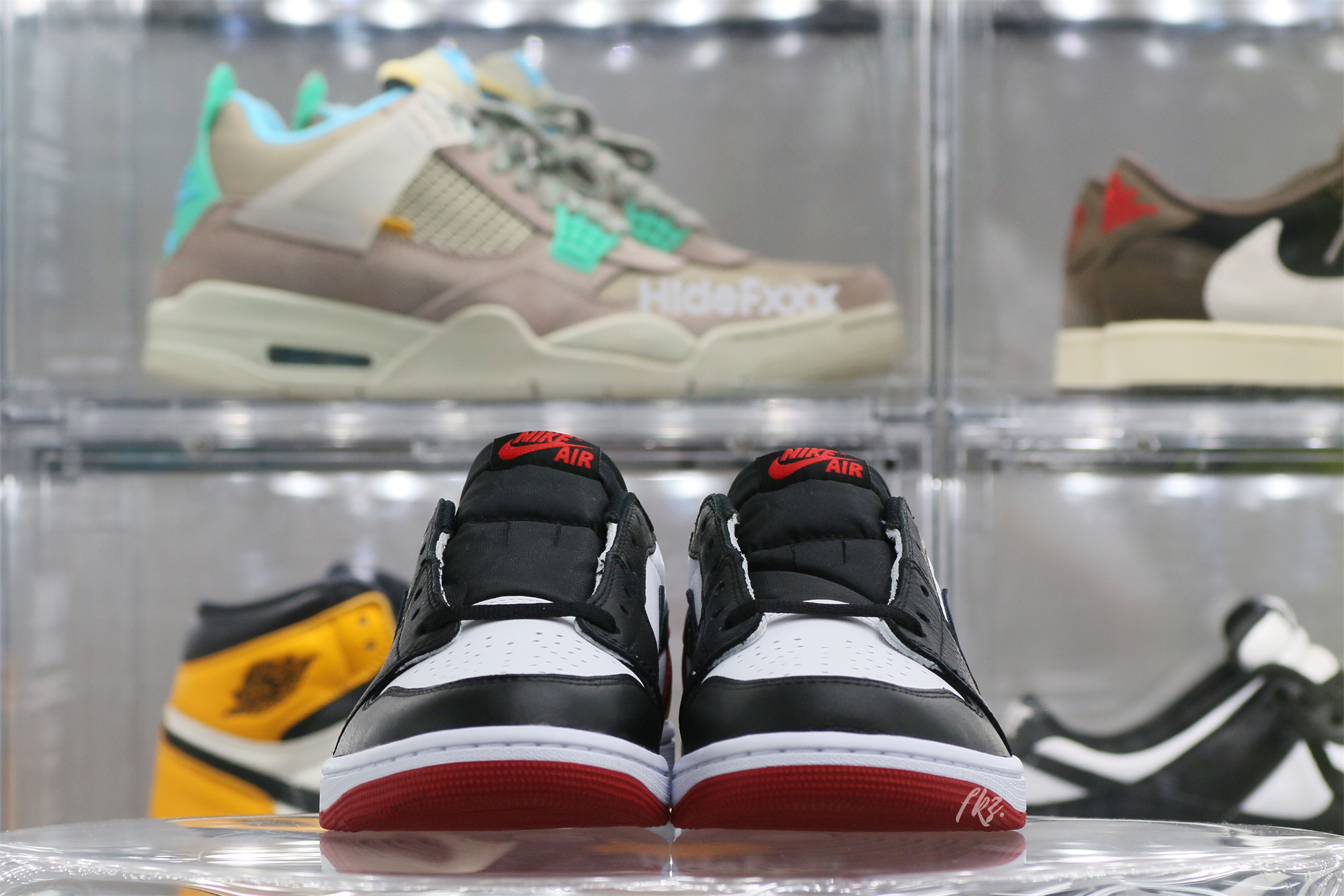 Air Jordan 1 Low OG Black Toe 2023