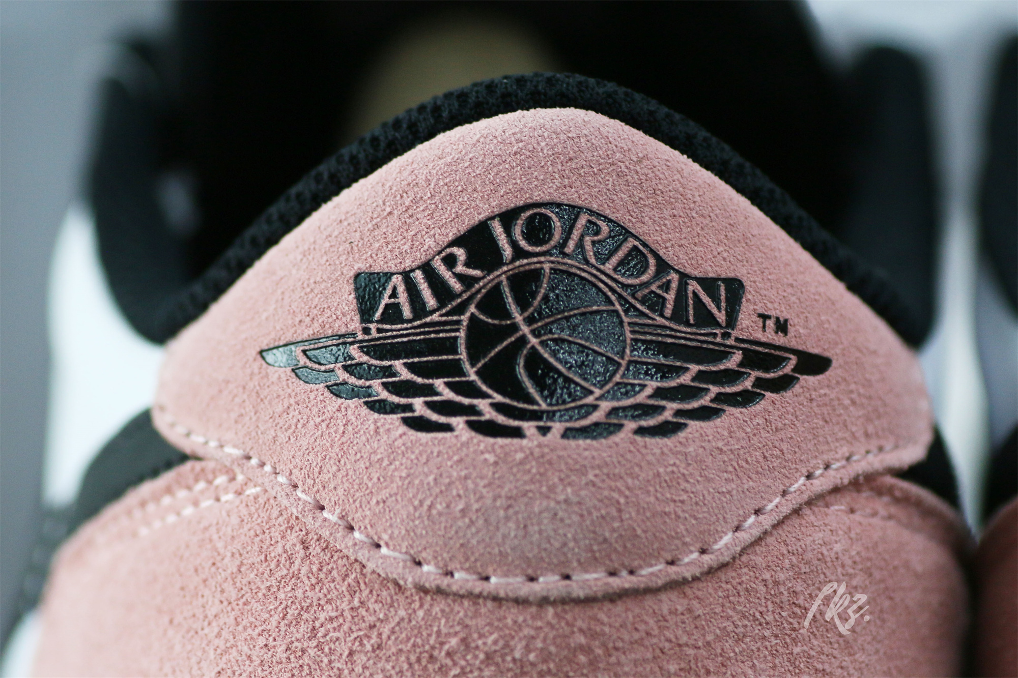 Air Jordan 1 Retro Low OG Bleached Coral 2021