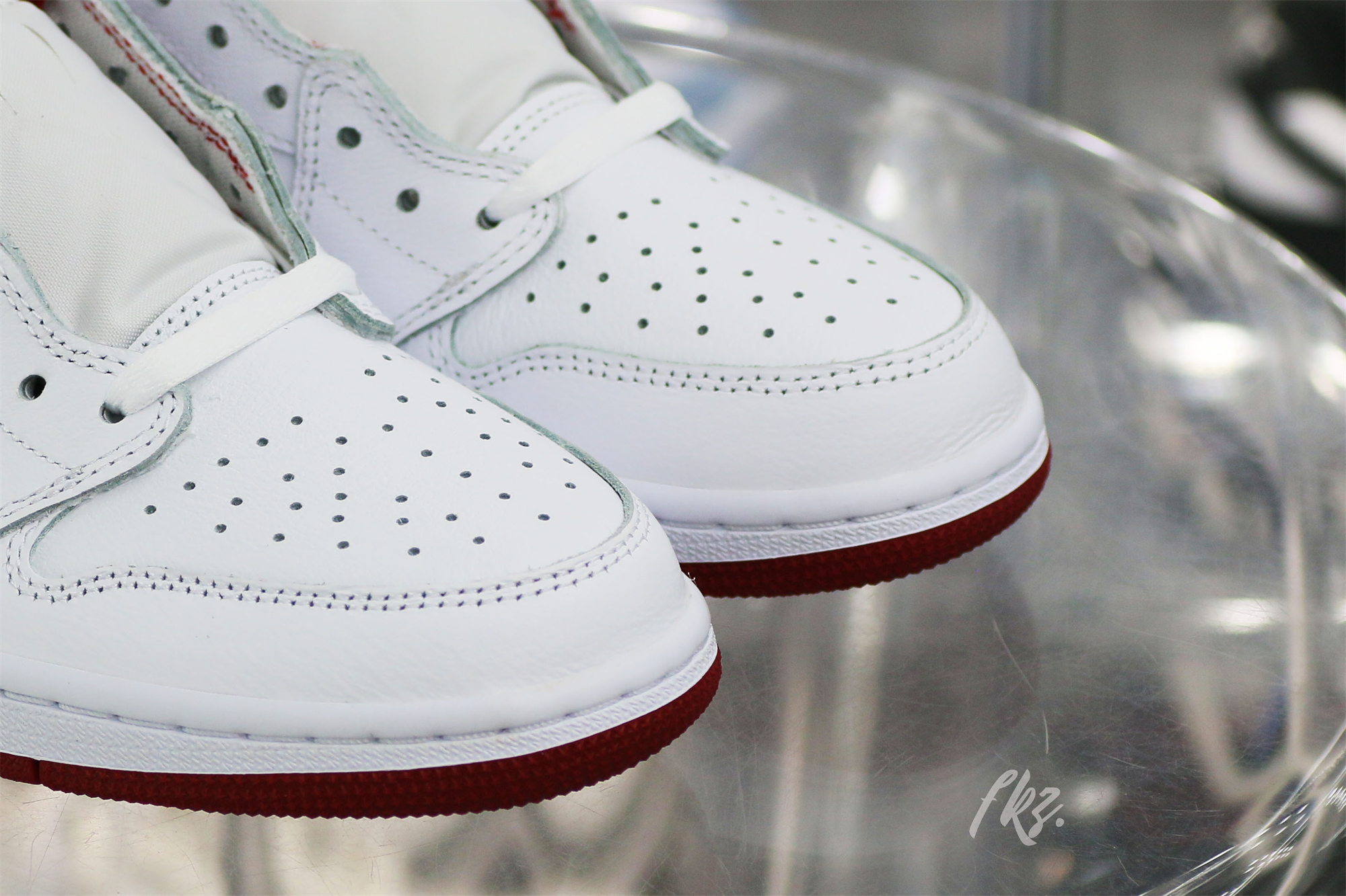 Air Jordan 1 Retro Low White Varsity Red