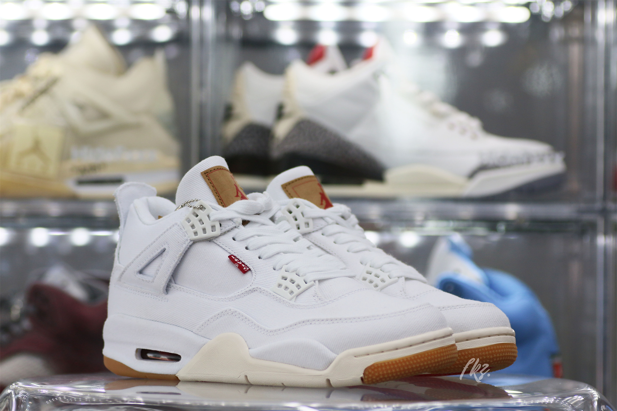 Air Jordan 4 Retro Levi’s White (Levi’s Tag)