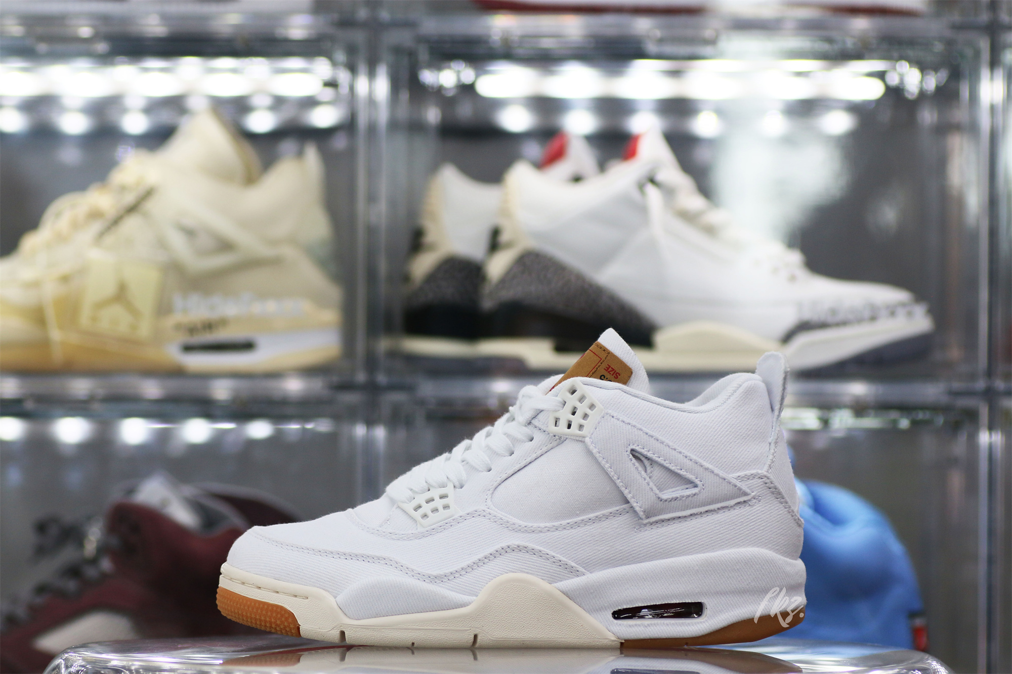 Air Jordan 4 Retro Levi’s White (Levi’s Tag)