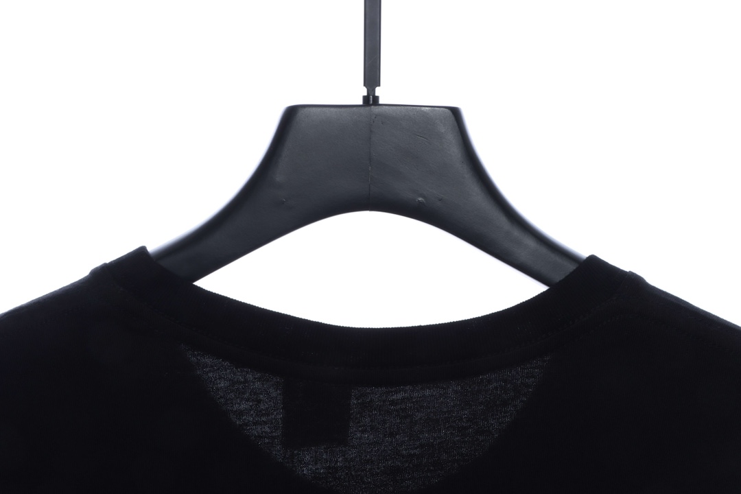 NOAH cross print letter short sleeve