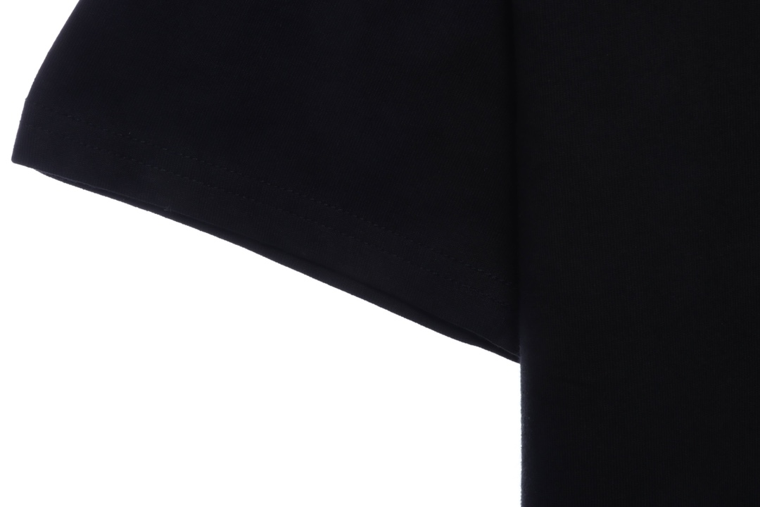 NOAH cross print letter short sleeve