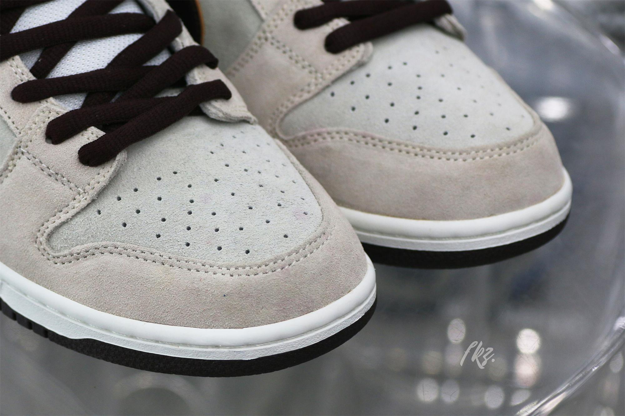 Nike SB Dunk Low Desert Sand Mahogany