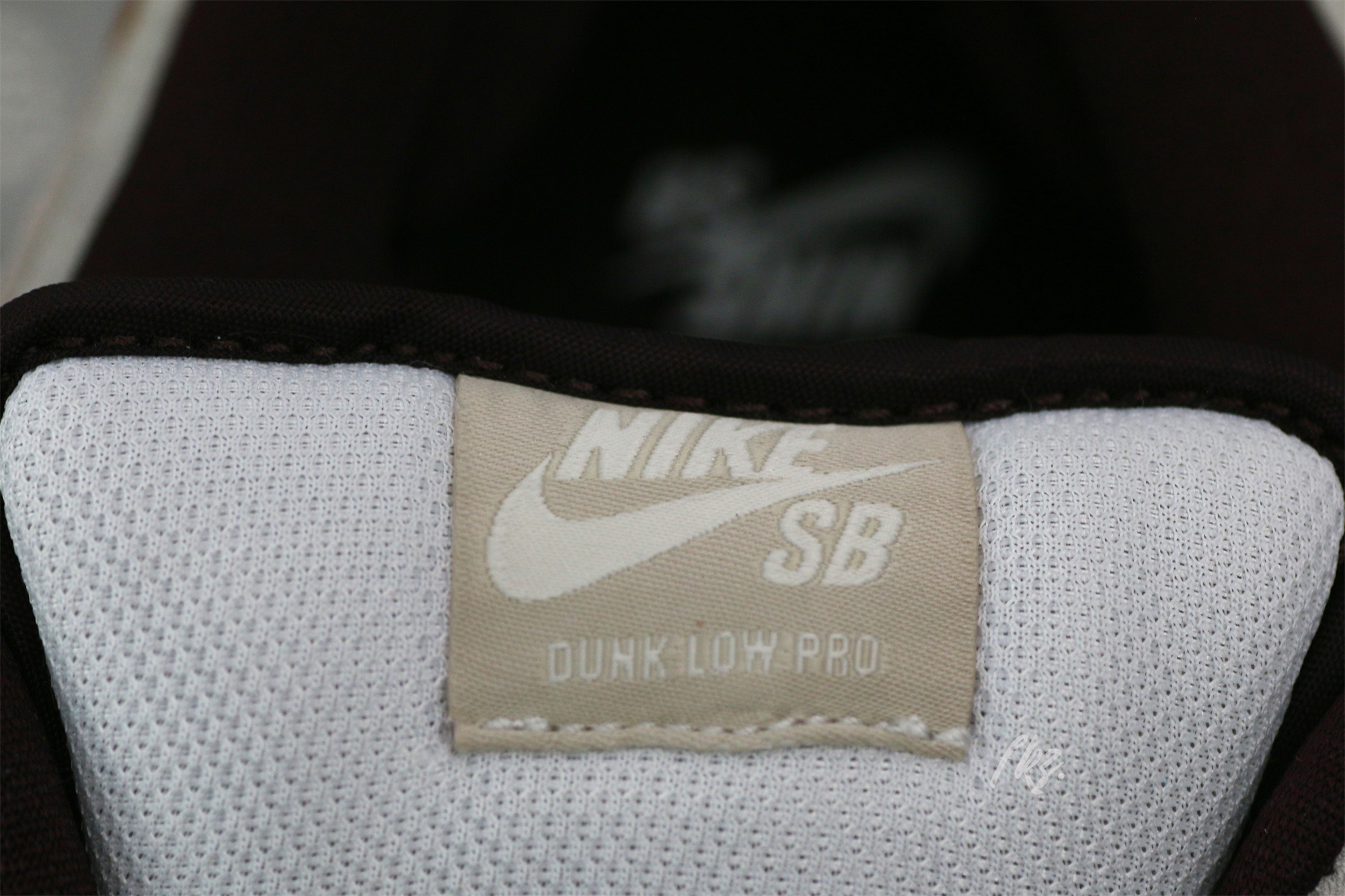 Nike SB Dunk Low Desert Sand Mahogany