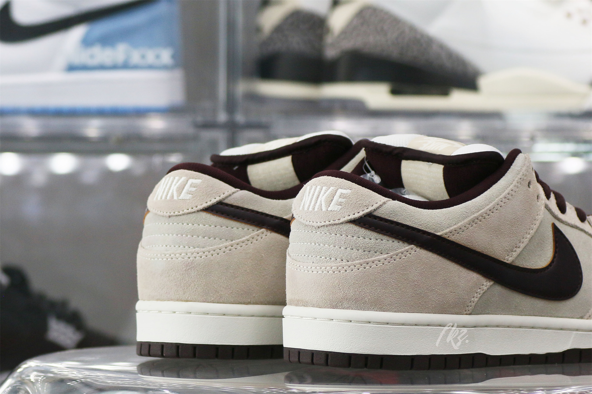 Nike SB Dunk Low Desert Sand Mahogany