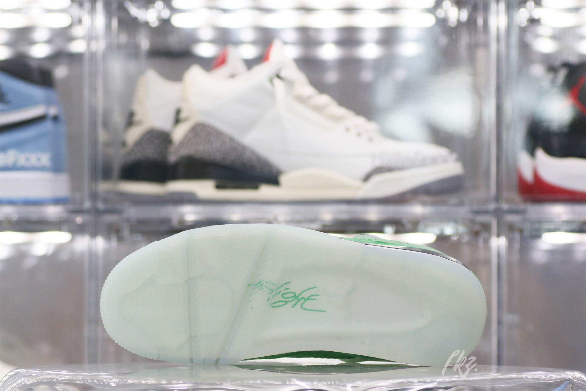 Air Jordan 4 Retro Wahlburgers