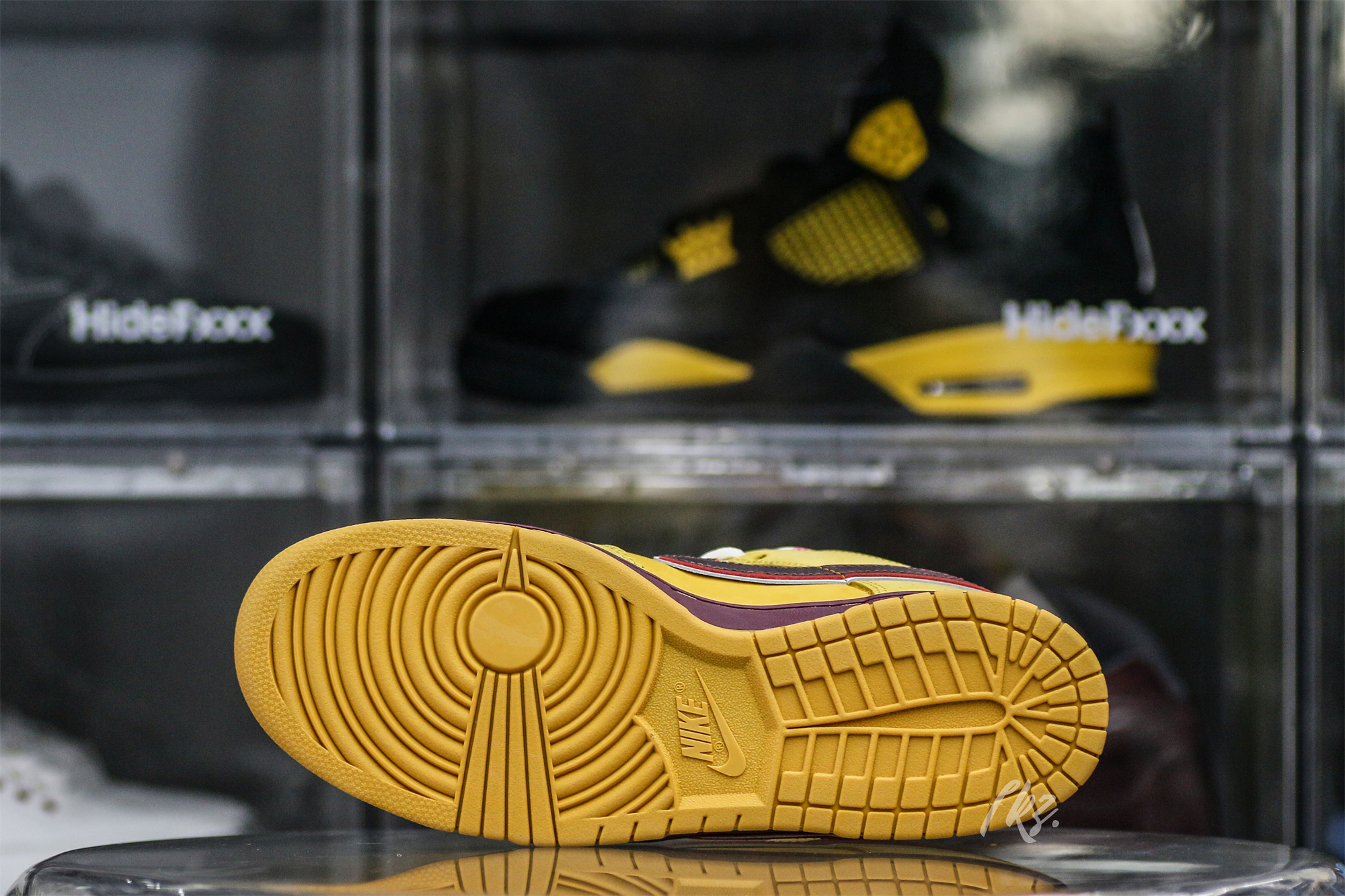 Nike SB Dunk Low Yellow Lobster