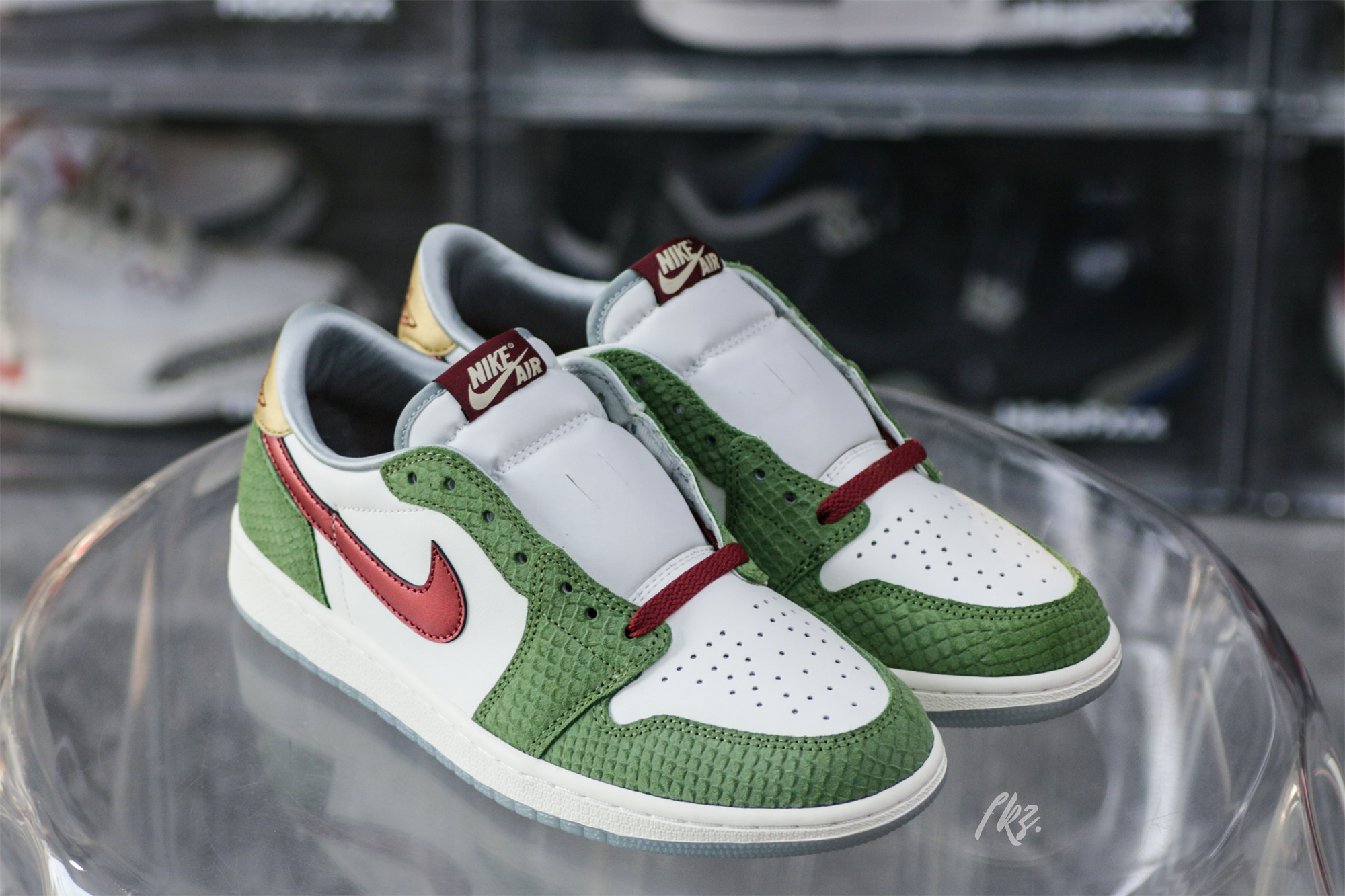 Air Jordan 1 Low OG “Year Of The Dragon ” 2024