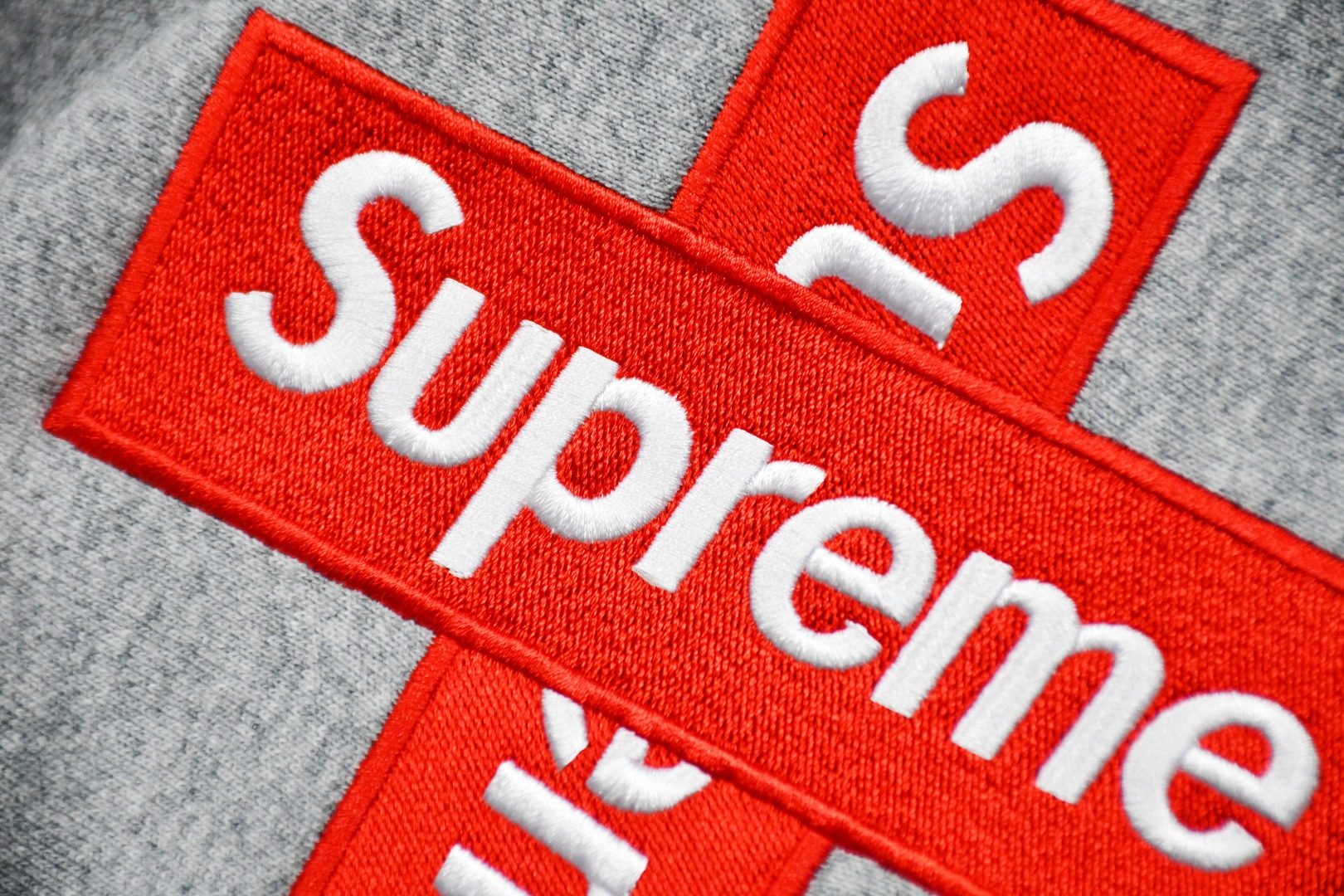 Supreme FW20 Week 15 Cross Box Logo Hooded Sweatshirt