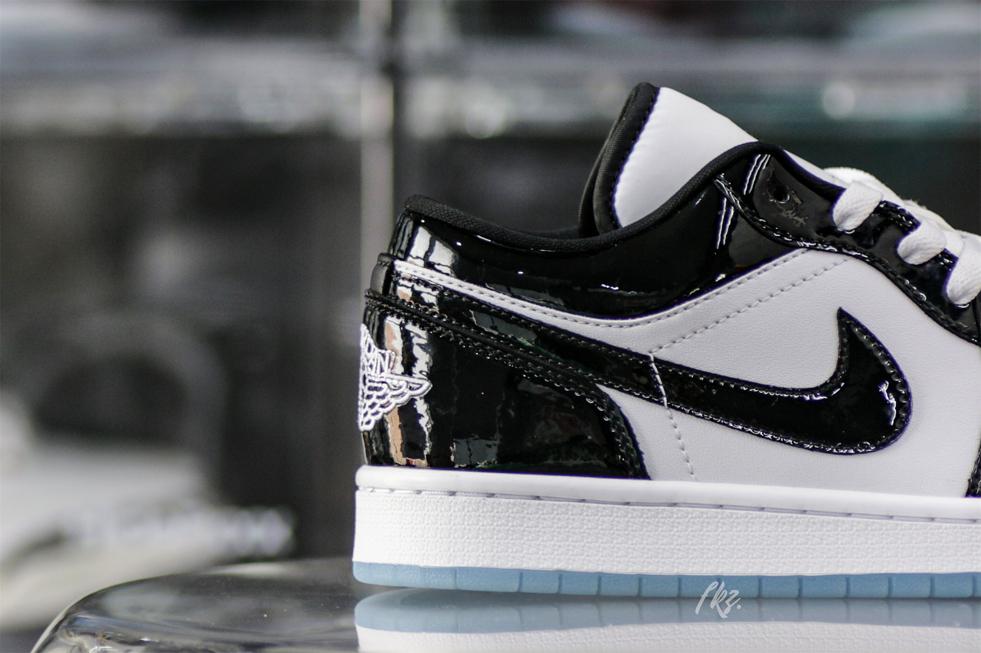 Air Jordan 1 Low SE Concord 2023
