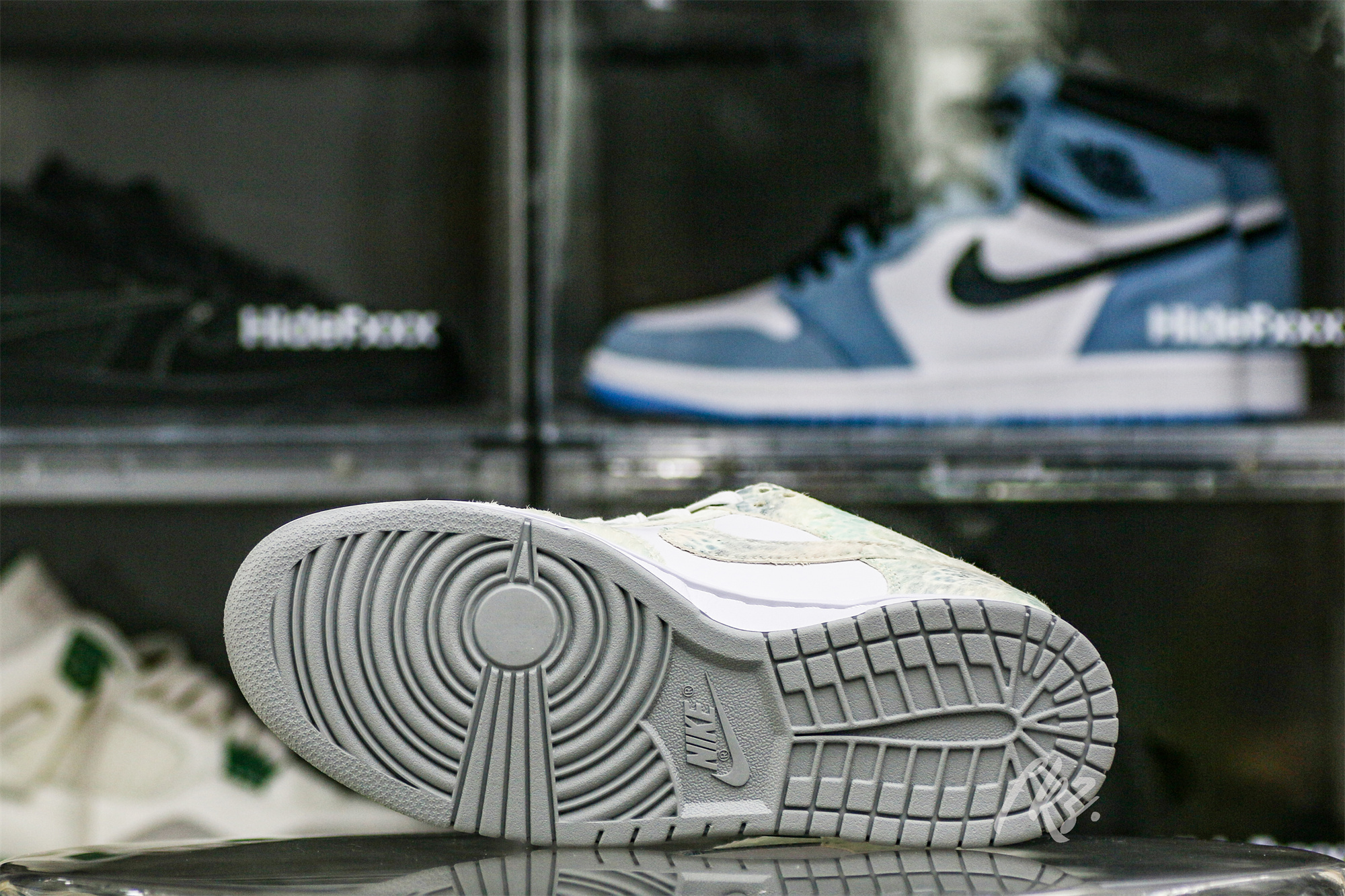 Nike Dunk Low Steam Puppet GNY 2024