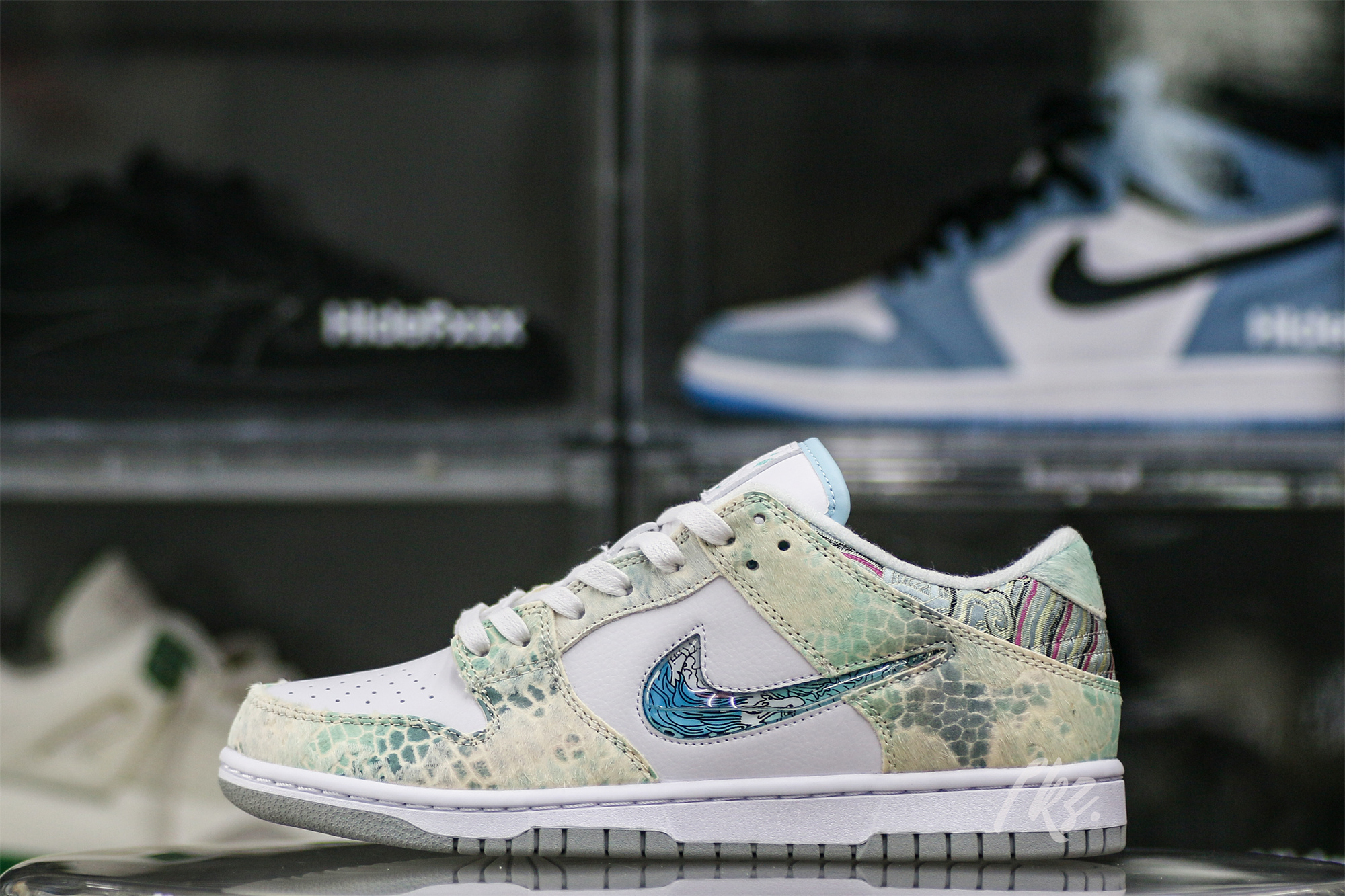 Nike Dunk Low Steam Puppet GNY 2024