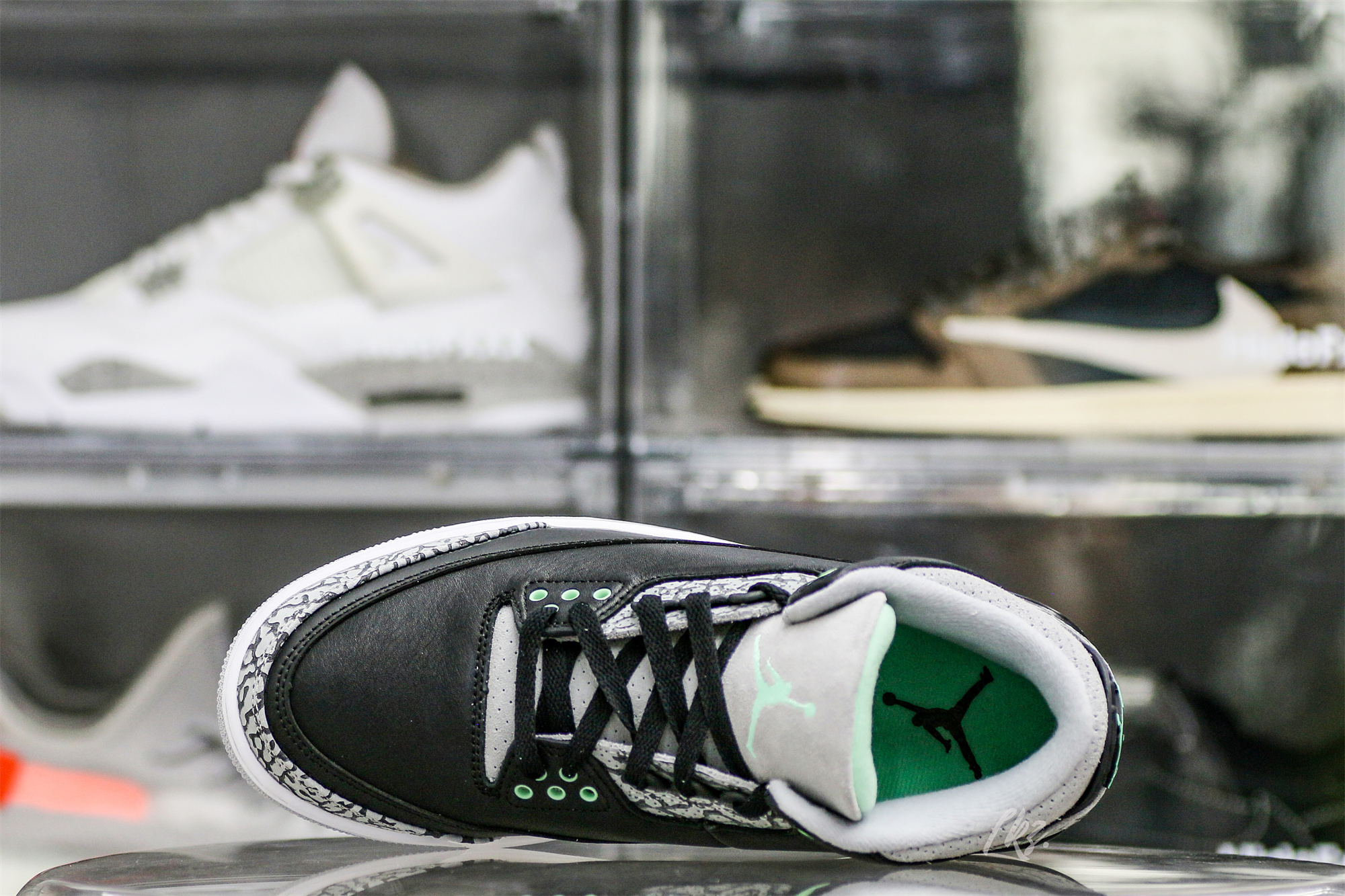 Air Jordan 3 Retro Green Glow 2024