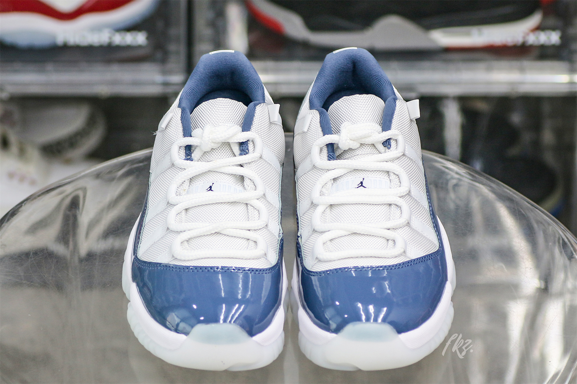 Air Jordan 11 Retro Low Midnight Navy (2024)