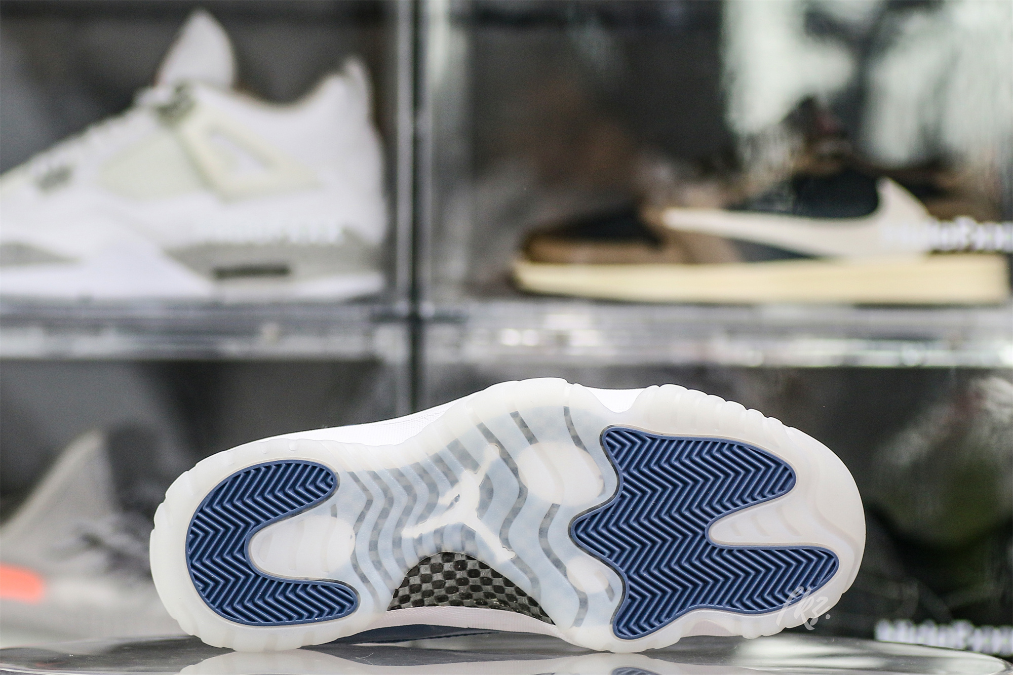 Air Jordan 11 Retro Low Midnight Navy (2024)