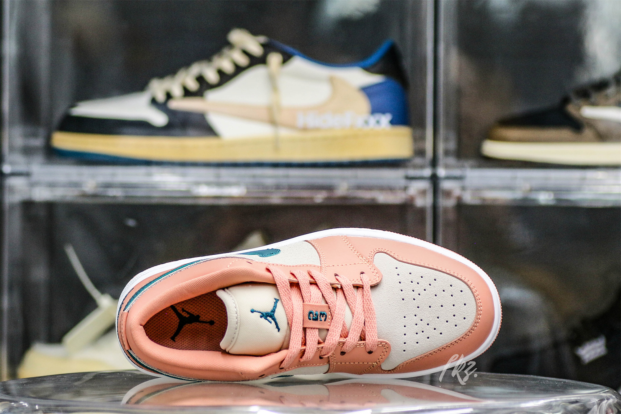 Wmns Jordan 1 Low Light Madder Root