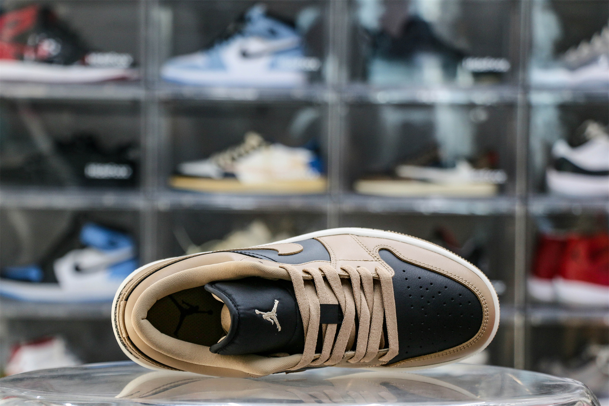 Wmns Jordan 1 Low Desert