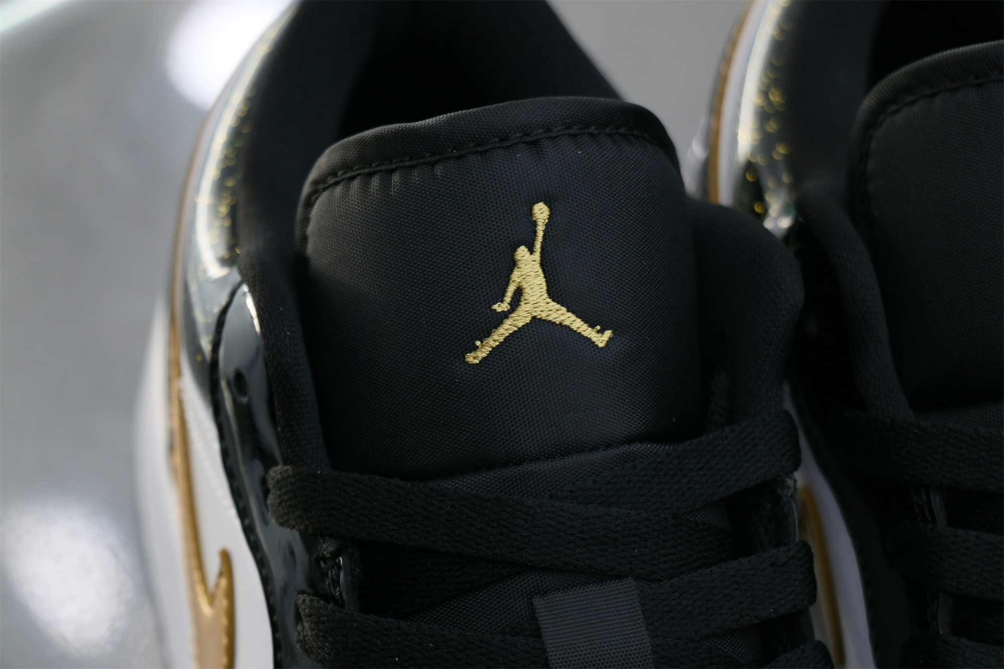 Air Jordan 1 Low SE Gold Toe