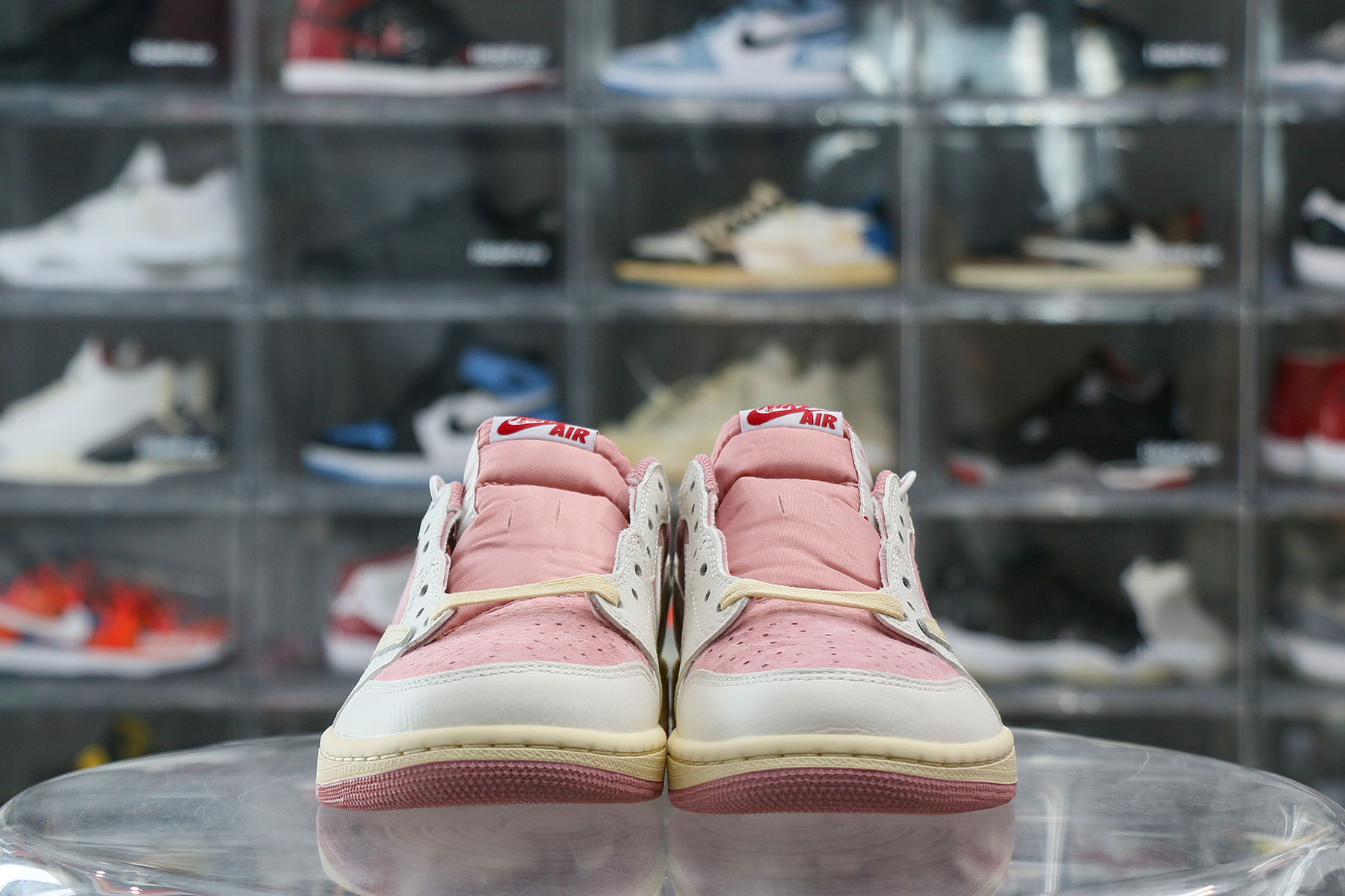 Travis Scott x Air Jordan 1 Low OG Shy Pink 2025