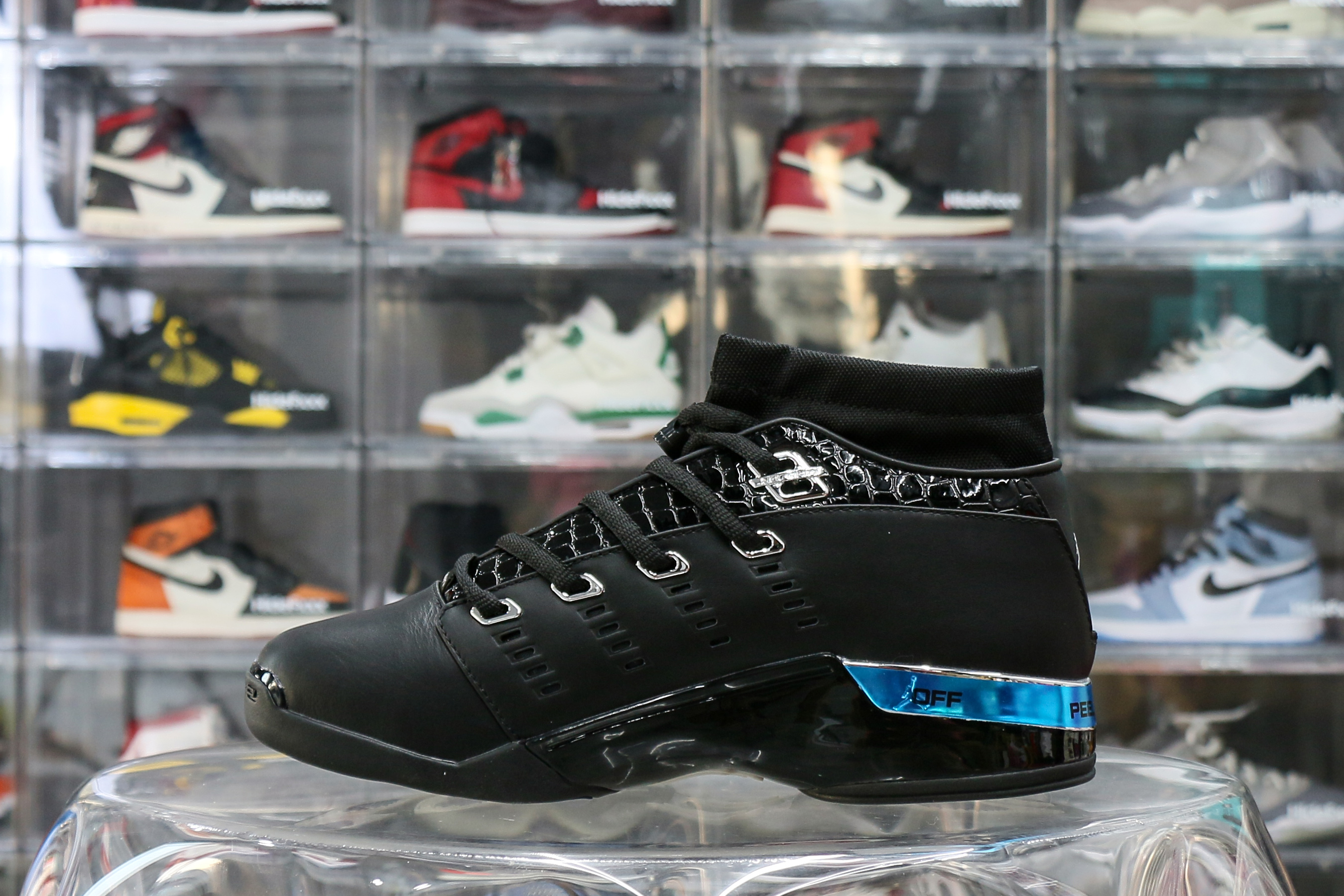 jordan 17 og low black Ch*0me (regular box)